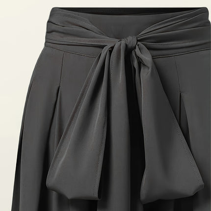 Calça Sólida com Cinto Plus Size