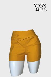 Short Com Bolsos e Botões