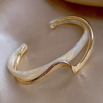 Pulseira Banhada a Ouro 18K em Forma de Onda