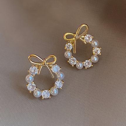 Brincos Elegantes com Pérolas e Strass