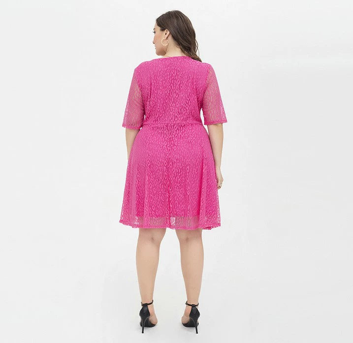 Vestido Rendado Plus Size - Sofisticação com Toque Romântico