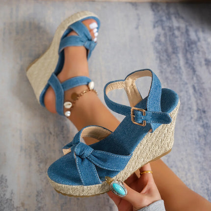 Sandália Anabela Jeans com Fivela