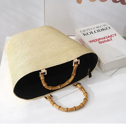 Bolsa Feminina de Palha com Alça de Bambu