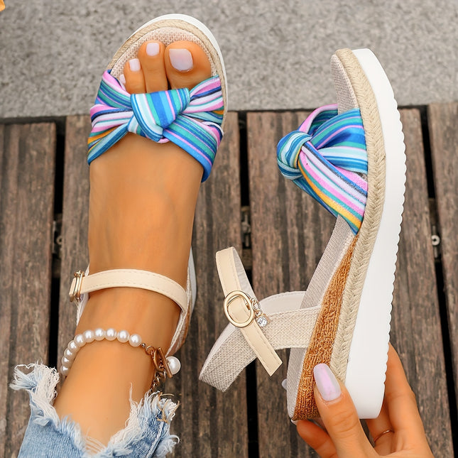 Sandálias com Tira e Laço