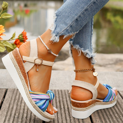 Sandálias com Tira e Laço