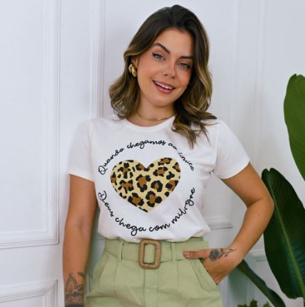 Baby Look: Descubra a camiseta perfeita para valorizar suas curvas femininas!